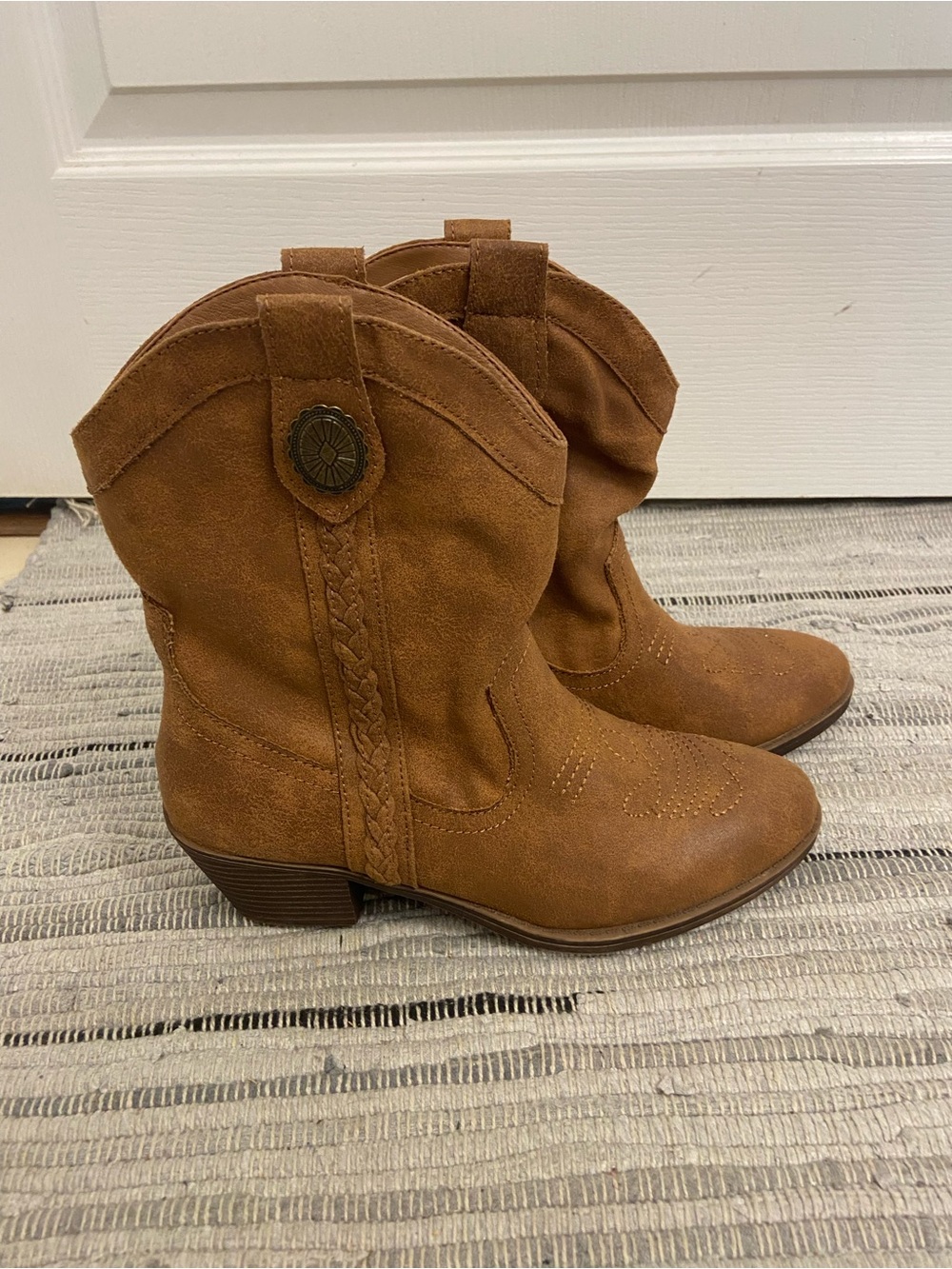 Women’s Tan Suede Western Cowboy Boots